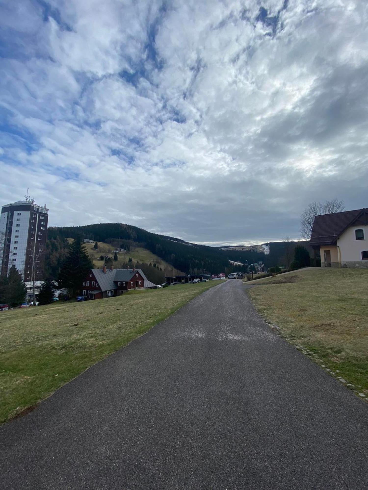Apartment Okolo Pece Pec pod Snezkou Bagian luar foto